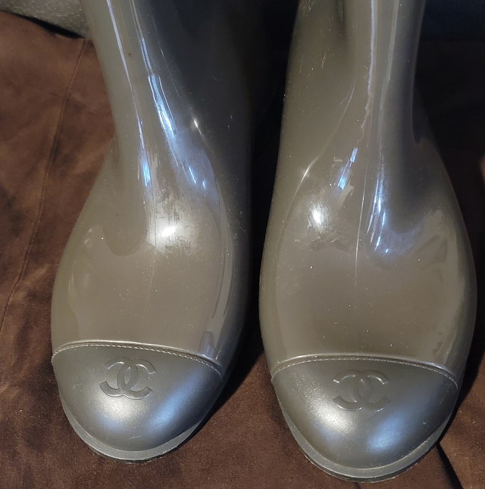 Chanel 19C CC Logo Mid Calf Gray Rubber Rain Boots